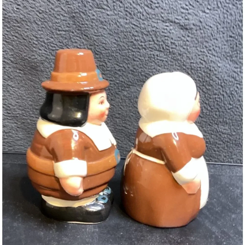 Publix,The Pilgrim Pair Ceramic, Original Collectible Salt and Pepper shakers